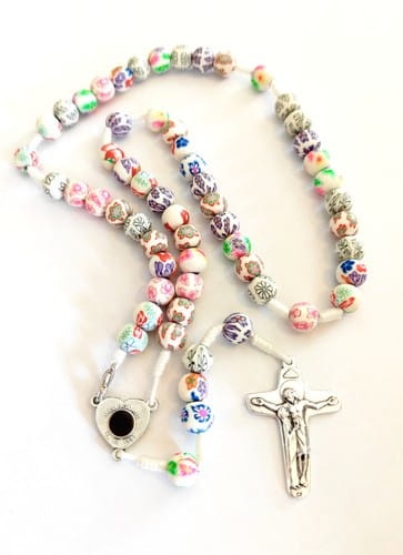 pol_pl_Rozaniec-kolorowy-Medjugorie-kolorystyka-biala-12786_1.jpg