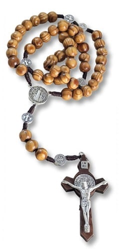 rozaniec-z-medalikiem-i-krzyzykiem-sw-benedykta.jpg
